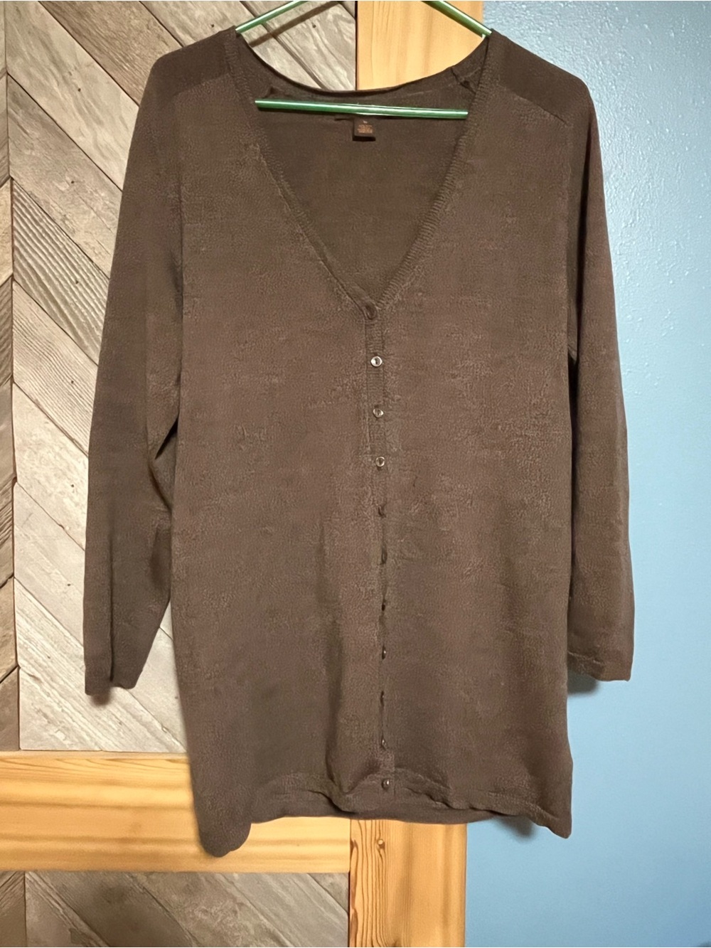 100 % Wool. Women's V-Neck Brown Lightweight Button Sweater